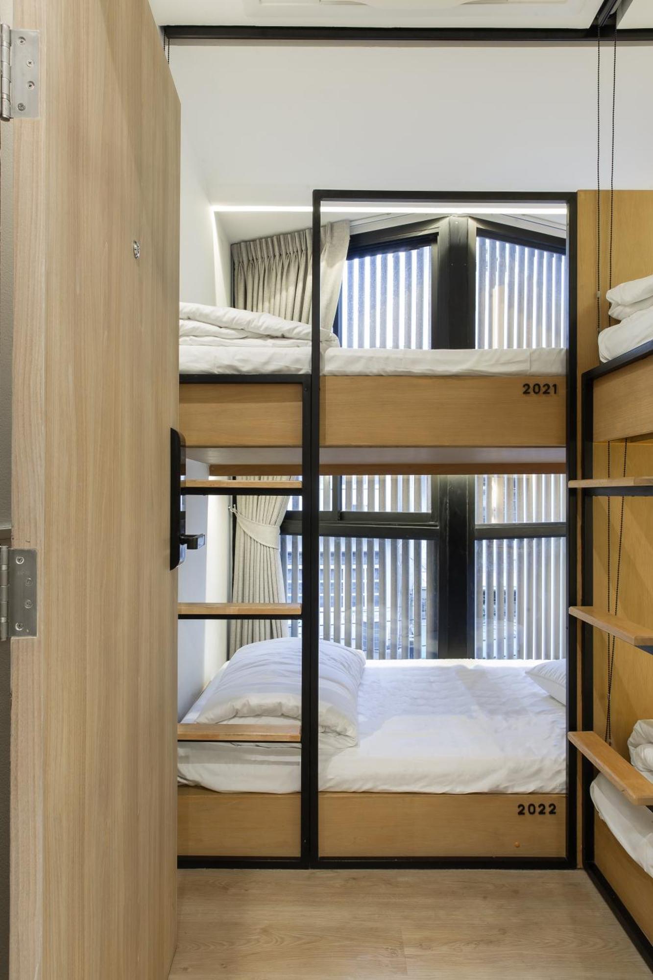 Double B Hostel Бангкок Экстерьер фото