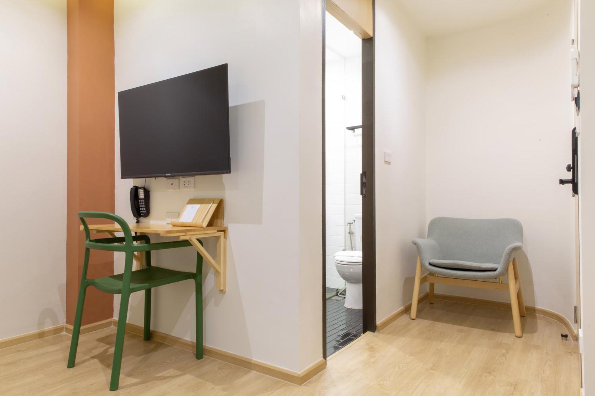 Double B Hostel Бангкок Экстерьер фото