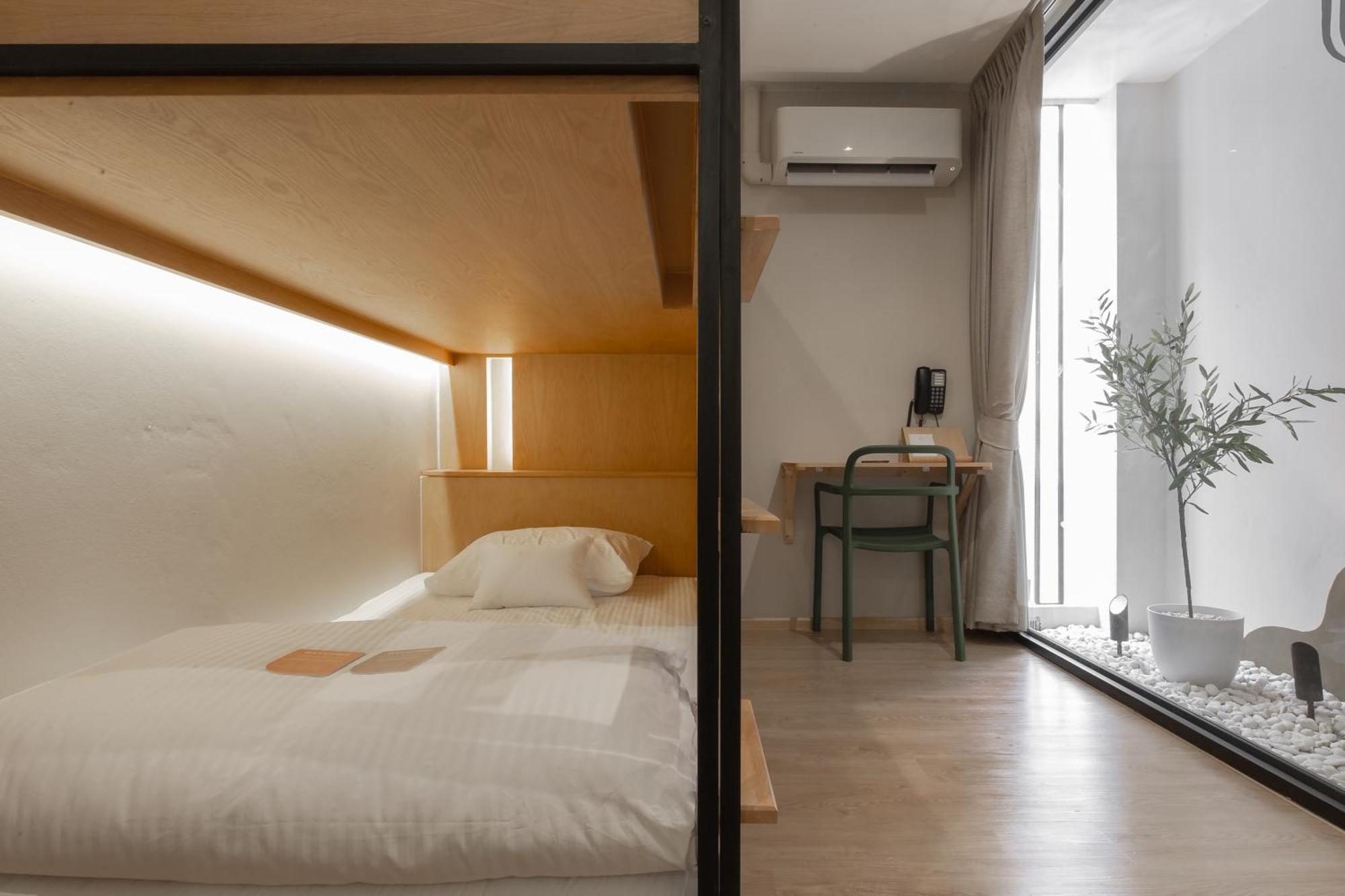 Double B Hostel Бангкок Экстерьер фото